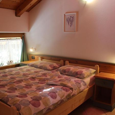 Agritur Volpaia Rooms And Apartments Vermiglio Eksteriør billede