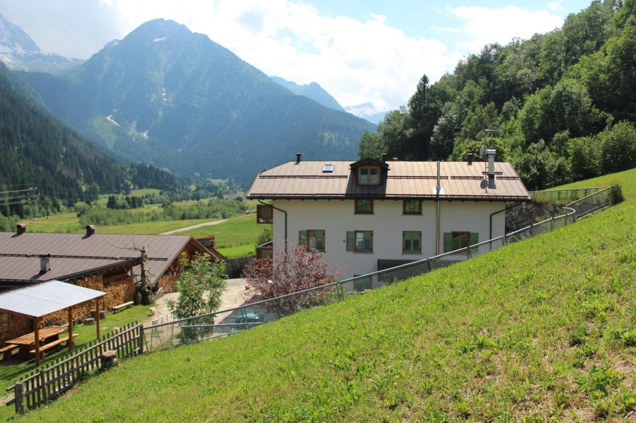 Agritur Volpaia Rooms And Apartments Vermiglio Eksteriør billede