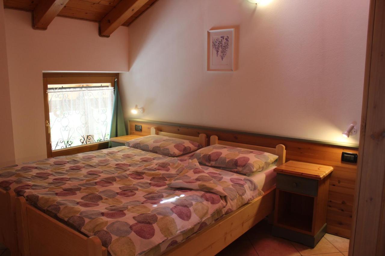 Agritur Volpaia Rooms And Apartments Vermiglio Eksteriør billede