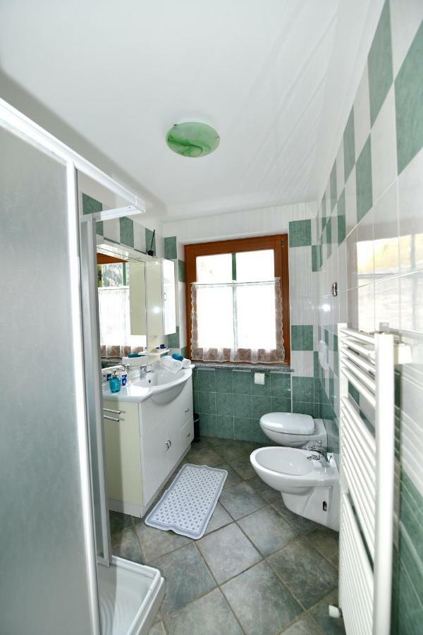 Agritur Volpaia Rooms And Apartments Vermiglio Eksteriør billede